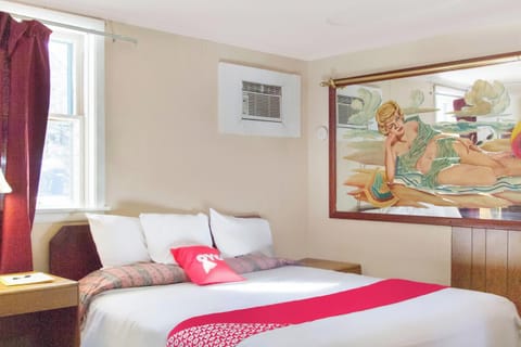 Room, 1 King Bed | Desk, iron/ironing board, free rollaway beds, free WiFi