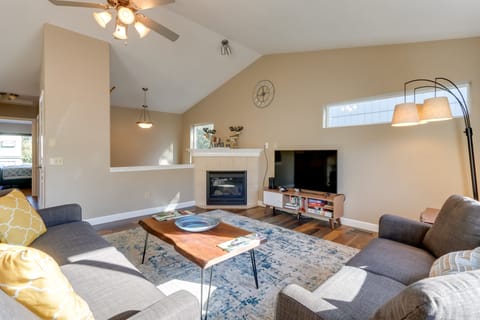 Anchorage Vacation Rental | 3BR | 2BA | 1,750 Sq Ft | Stairs to Access