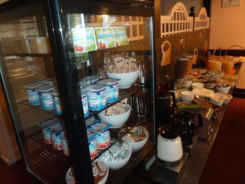 Daily buffet breakfast (EUR 8 per person)