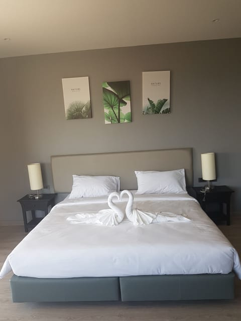 Superior Double Room | In-room safe, blackout drapes, free WiFi, bed sheets
