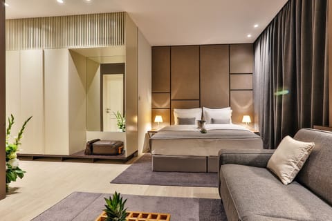 Deluxe Double or Twin Room, Balcony | Minibar, in-room safe, desk, blackout drapes