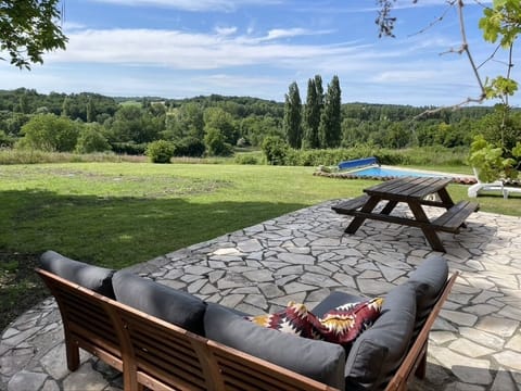 back garden overlooking beautifull valley