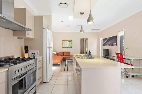 Modern, full size 'apartment' (it's more like a mini house)
