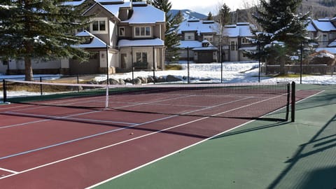 Community Tennis Court	