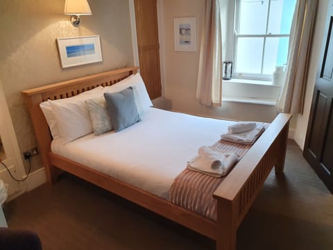 Double Room (Room 6) | Blackout drapes, free WiFi, bed sheets