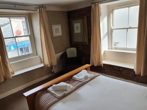 Double Room (Room 5) | Blackout drapes, free WiFi, bed sheets