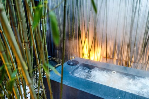 Turkish bath, body treatments, aromatherapy, hot stone massages