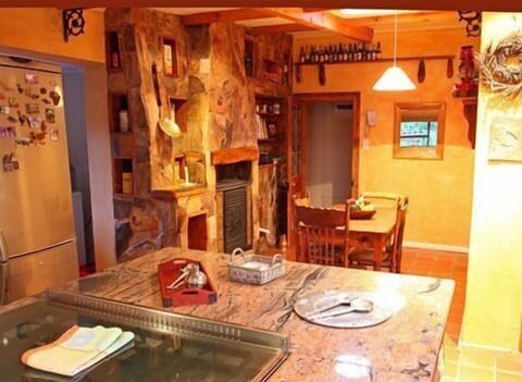 Fridge, coffee/tea maker