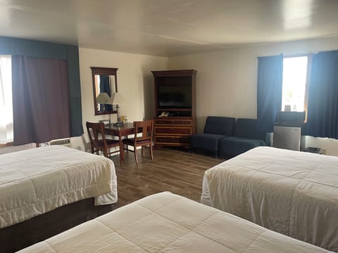 Family Room, Multiple Beds | Room amenity