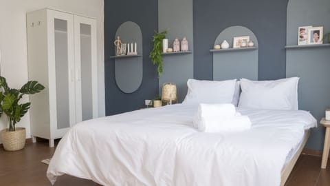 Honeymoon Double Room, (Shared Bathroom) | Desk, laptop workspace, iron/ironing board, WiFi (free)