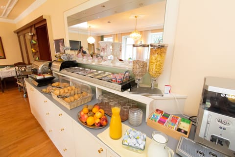 Daily buffet breakfast for a fee
