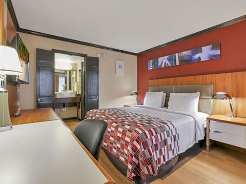 Desk, blackout drapes, iron/ironing board, free WiFi