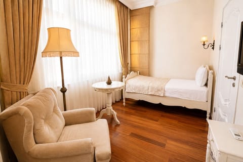 Family Suite, 2 Bedrooms | Premium bedding, in-room safe, desk, soundproofing