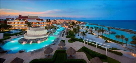 6 outdoor pools