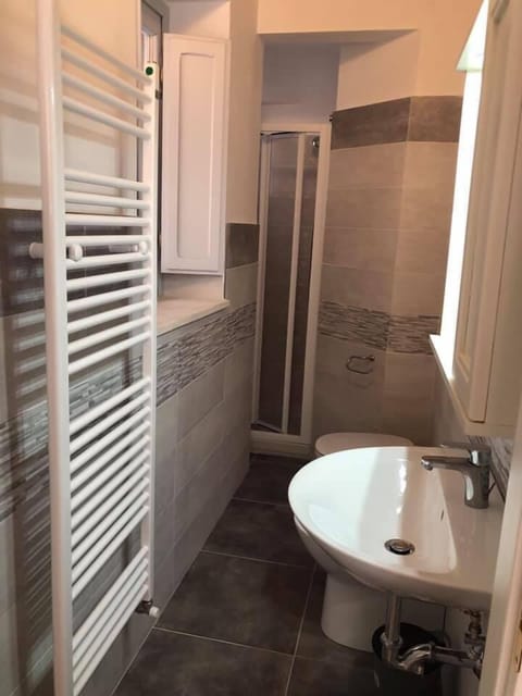 Shower, free toiletries, hair dryer, bathrobes