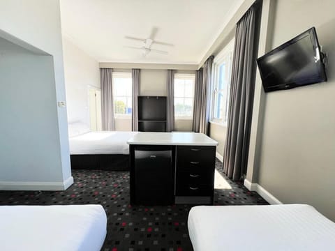 The Sunnyside Suite, Ensuite | Desk, blackout drapes, iron/ironing board (on request), WiFi (free)