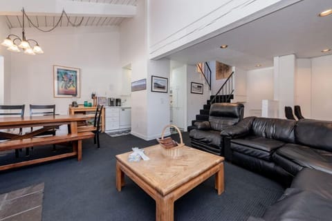 Living Room, Wood Burning Fireplace, Kitchen, Dining Room (6 Top)