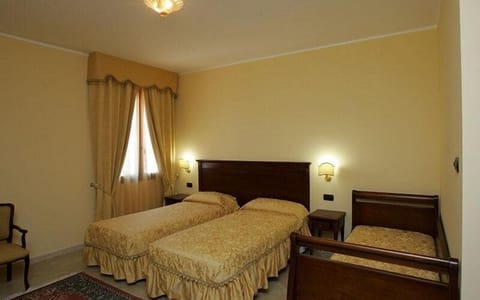 In-room safe, desk, blackout drapes, soundproofing