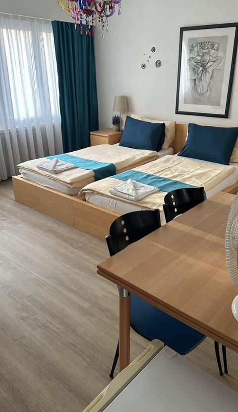 Double Room | Desk, iron/ironing board, free WiFi, bed sheets