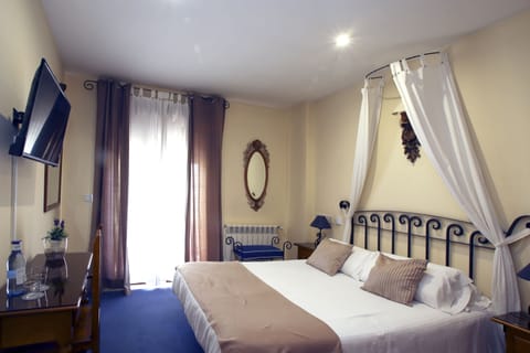 Double Room, 1 Double Bed | Desk, free WiFi, bed sheets