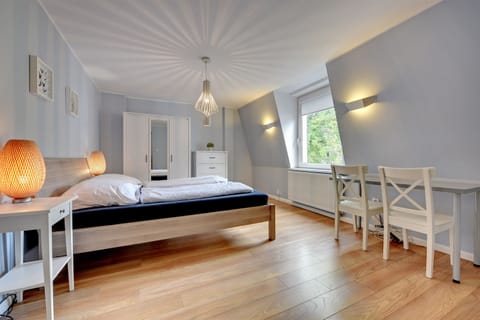 Basic Apartment | 1 bedroom, desk, laptop workspace, bed sheets