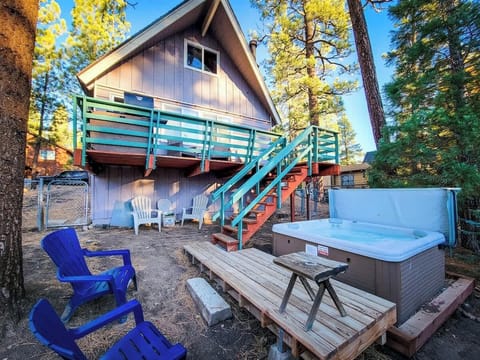 Backyard- fully fenced. 4 person spa.