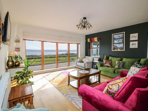 Cottage | Living room | TV