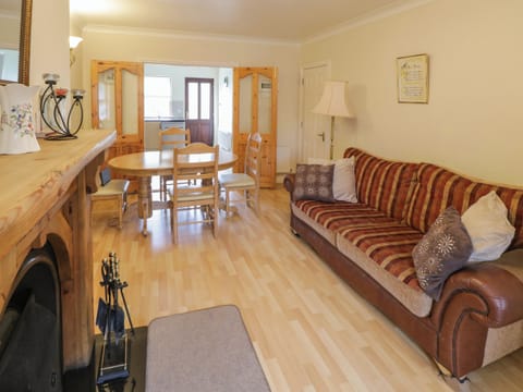 Cottage | Living area