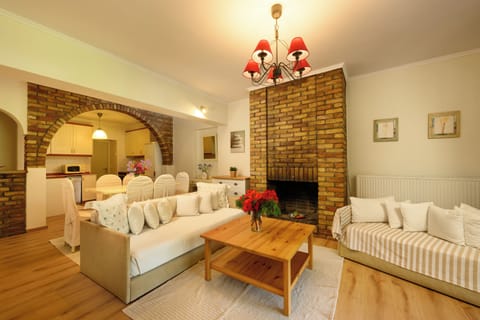 Suite | Living area | TV