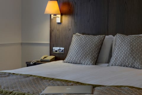 Standard Room, 1 Double Bed, Non Smoking | Select Comfort beds, desk, iron/ironing board, free WiFi