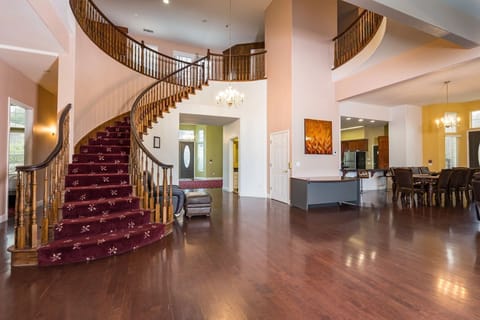 Presidential House, Multiple Bedrooms | Individually furnished, free WiFi, bed sheets