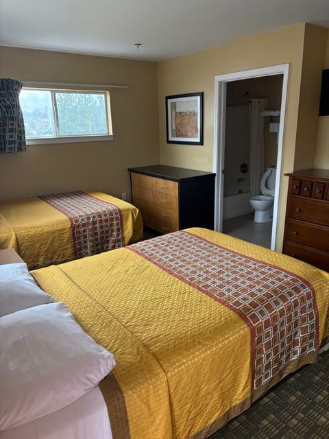 Iron/ironing board, free WiFi, wheelchair access