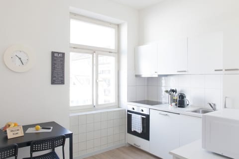 Apartment, 2 Bedrooms, Kitchen, Lakeside | Private kitchen | Fridge, microwave, stovetop, dishwasher