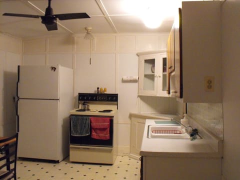 Suite, 2 Bedrooms | Private kitchen | Shared fridge, microwave