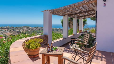 Cortijo La Viña Frigiliana by Ruralidays