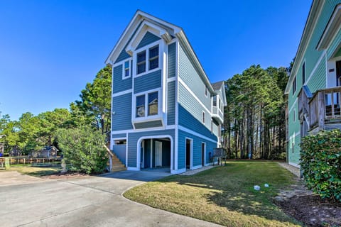 Corolla Vaction Rental | 4BR | 4BA | 2,000 Sq Ft | Steps Required