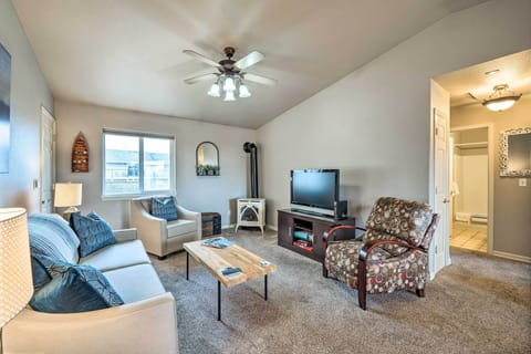 Anacortes Vacation Rental | 2BR | 1BA | 800 Sq Ft | Stairs Required