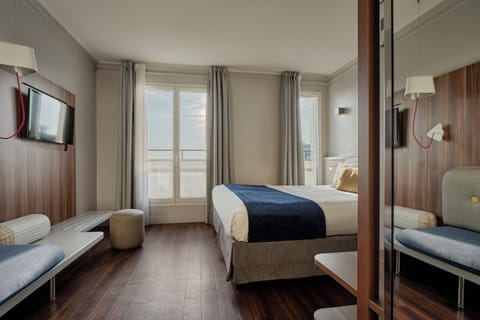 Room Double or Twin Classic View Tour Eiffel | Desk, blackout drapes, soundproofing, iron/ironing board