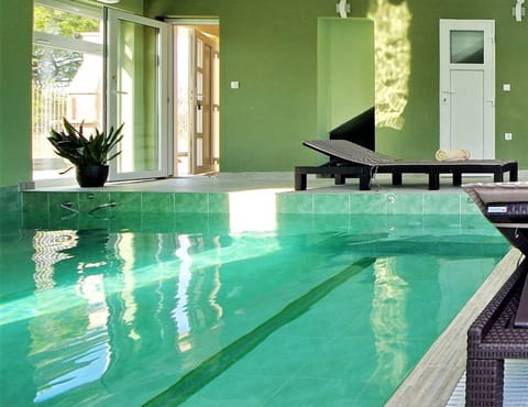 Indoor pool, seasonal outdoor pool, open open 24 hours, sun loungers