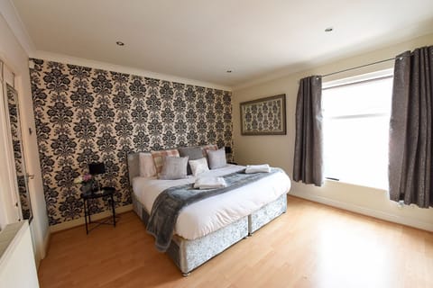 Honeysuckle House | 3 bedrooms, premium bedding, individually decorated