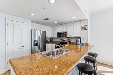 Modern Chef’s Kitchen