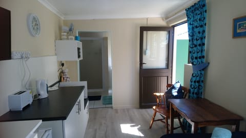 Deluxe Single Room | Minibar, individually decorated, individually furnished, free WiFi