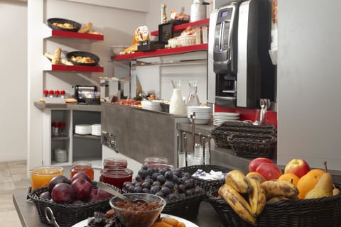 Breakfast, lunch, dinner served; Regional cuisine 