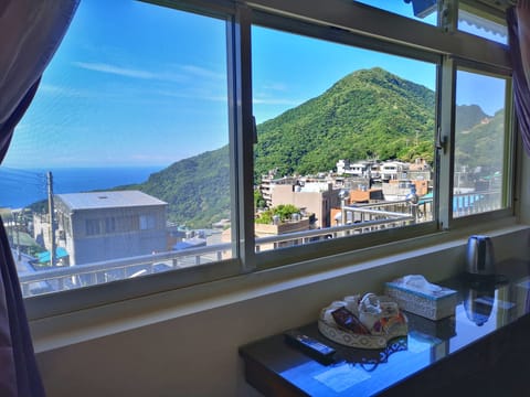Family Quadruple Room | Desk, laptop workspace, free WiFi, bed sheets