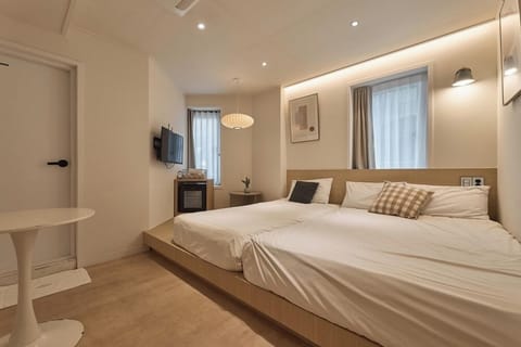 Executive Triple Room | Premium bedding, pillowtop beds, individually decorated