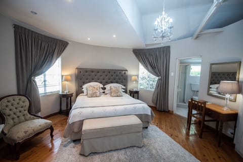 Double Room (Bonheur) | Blackout drapes, free WiFi, bed sheets