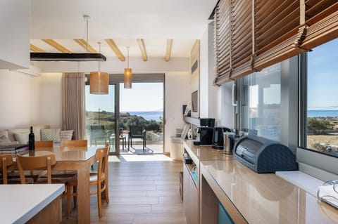 First-floor fully equipped kitchen with top-quality fixtures.