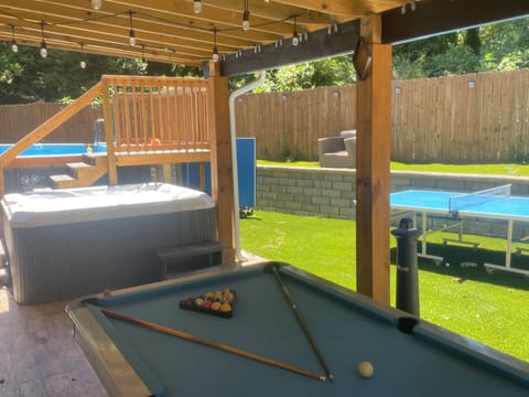Swimming pool, Hot Tub shaded area with ping-pong and billiard for your pleasure