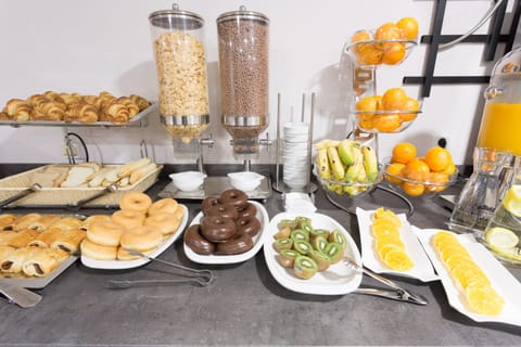 Daily buffet breakfast for a fee
