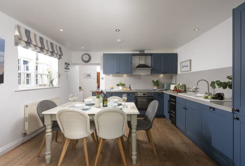 Cob Cottage, St Agnes. Ground floor: